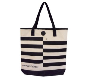 3. Manja Tote Bag